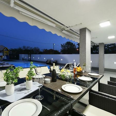 Villa Mare - With Heated Pool Zadar Eksteriør bilde