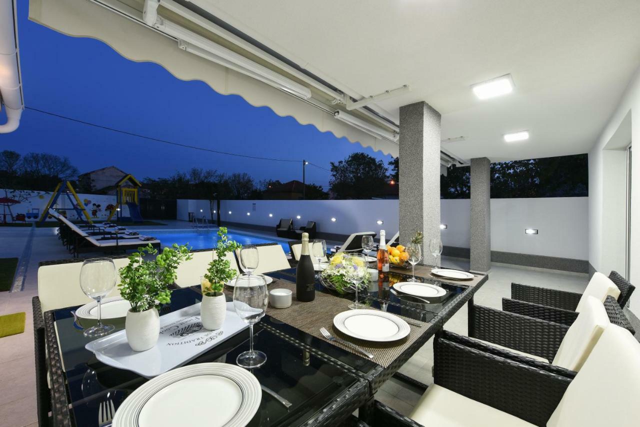 Villa Mare - With Heated Pool Zadar Eksteriør bilde