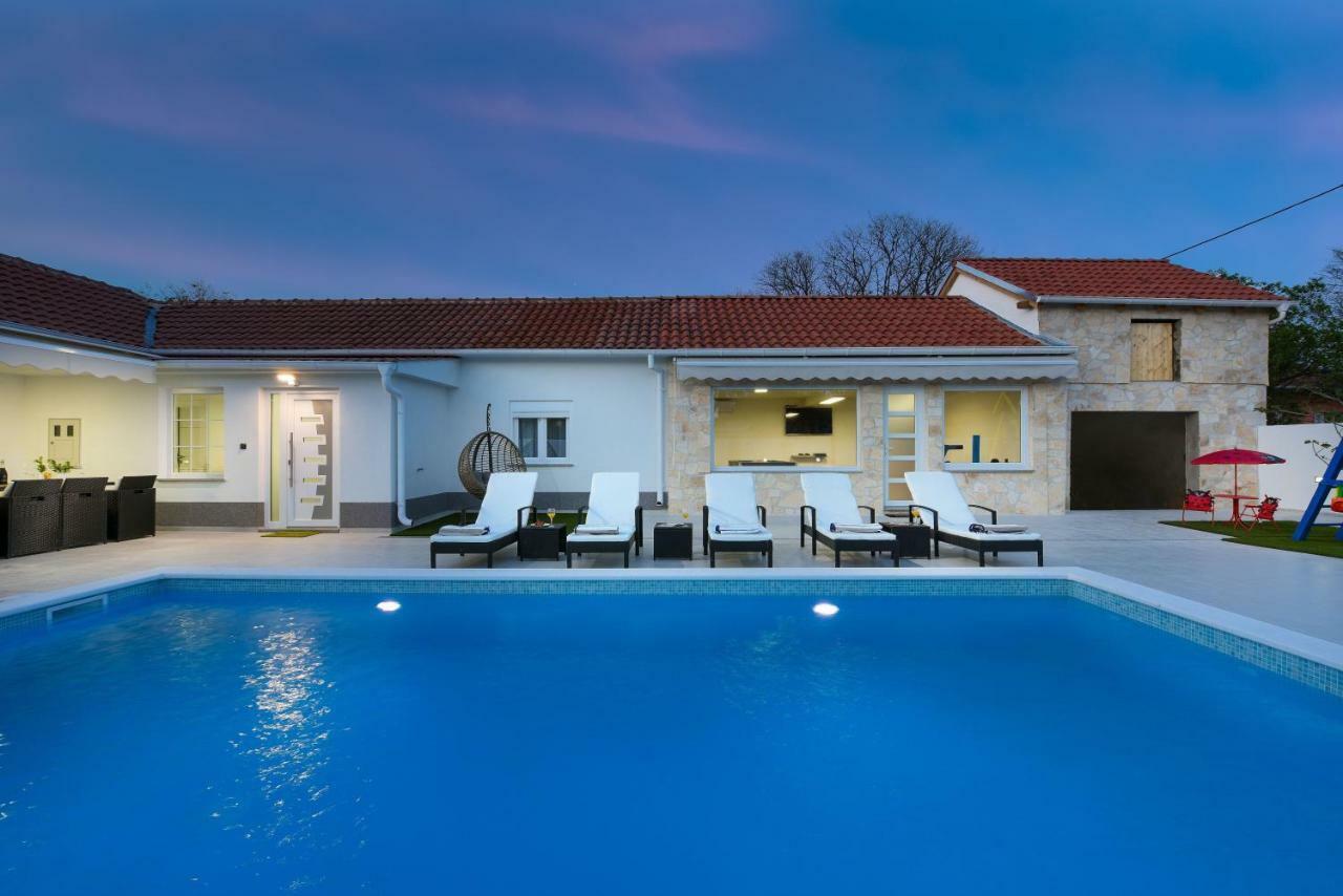 Villa Mare - With Heated Pool Zadar Eksteriør bilde