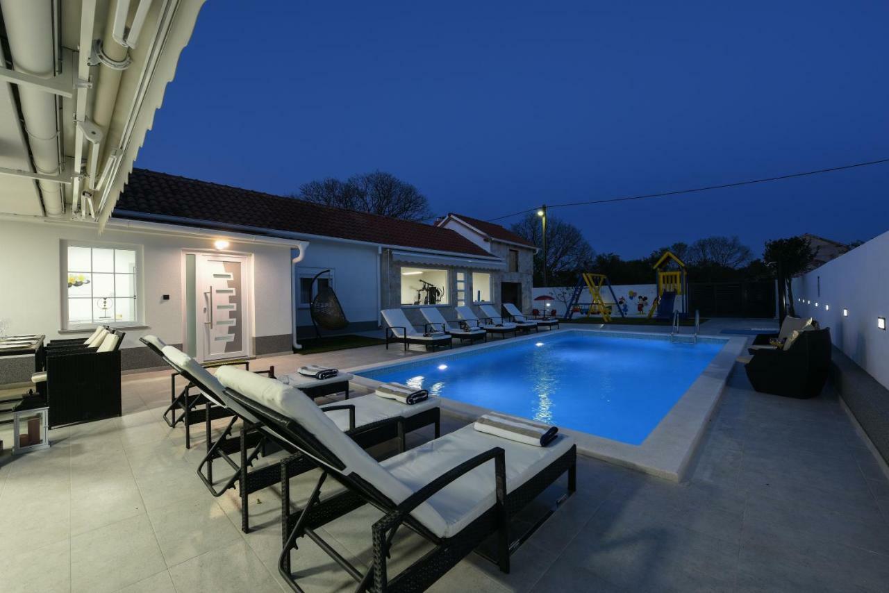 Villa Mare - With Heated Pool Zadar Eksteriør bilde