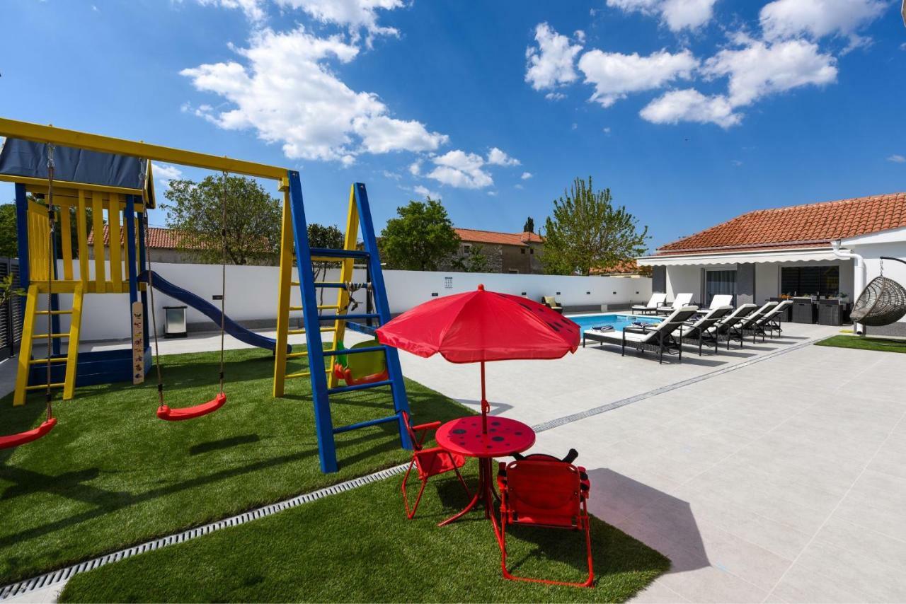 Villa Mare - With Heated Pool Zadar Eksteriør bilde
